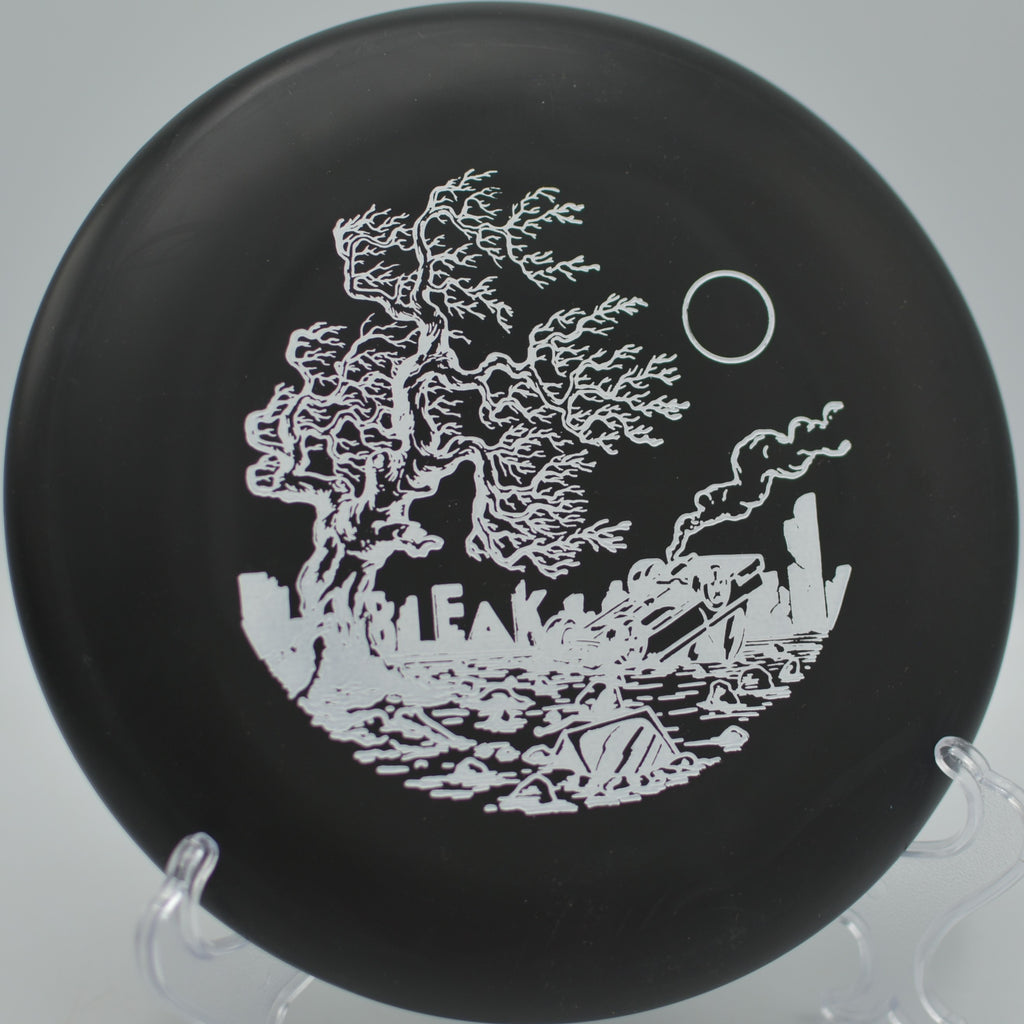 Ration Bleak lacing a clean, low-ceiling putter drive at Coyote Creek DGC in Kingman, AZ, riding glide before a subtle late fade.