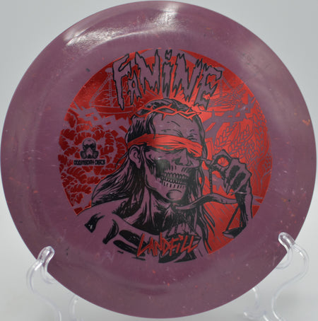 Landfill Famine ripping a full-flight S-curve at Blueberry Hill DGC in Highbridge, WI, maximizing glide with its understable 12-speed profile.