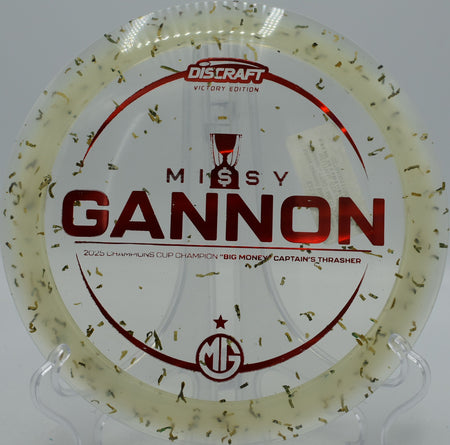 Discraft Money Captain’s Thrasher carving a long S-curve at Northwood Black in Morton, Illinois

