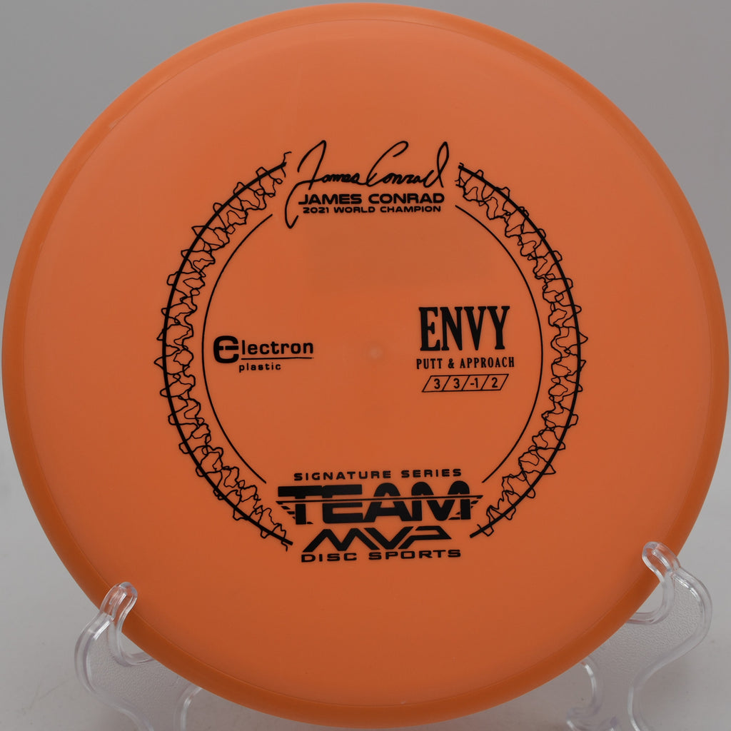 Electron Soft Envy driving off the tee at W.R. Jackson Memorial in Appling, Georgia