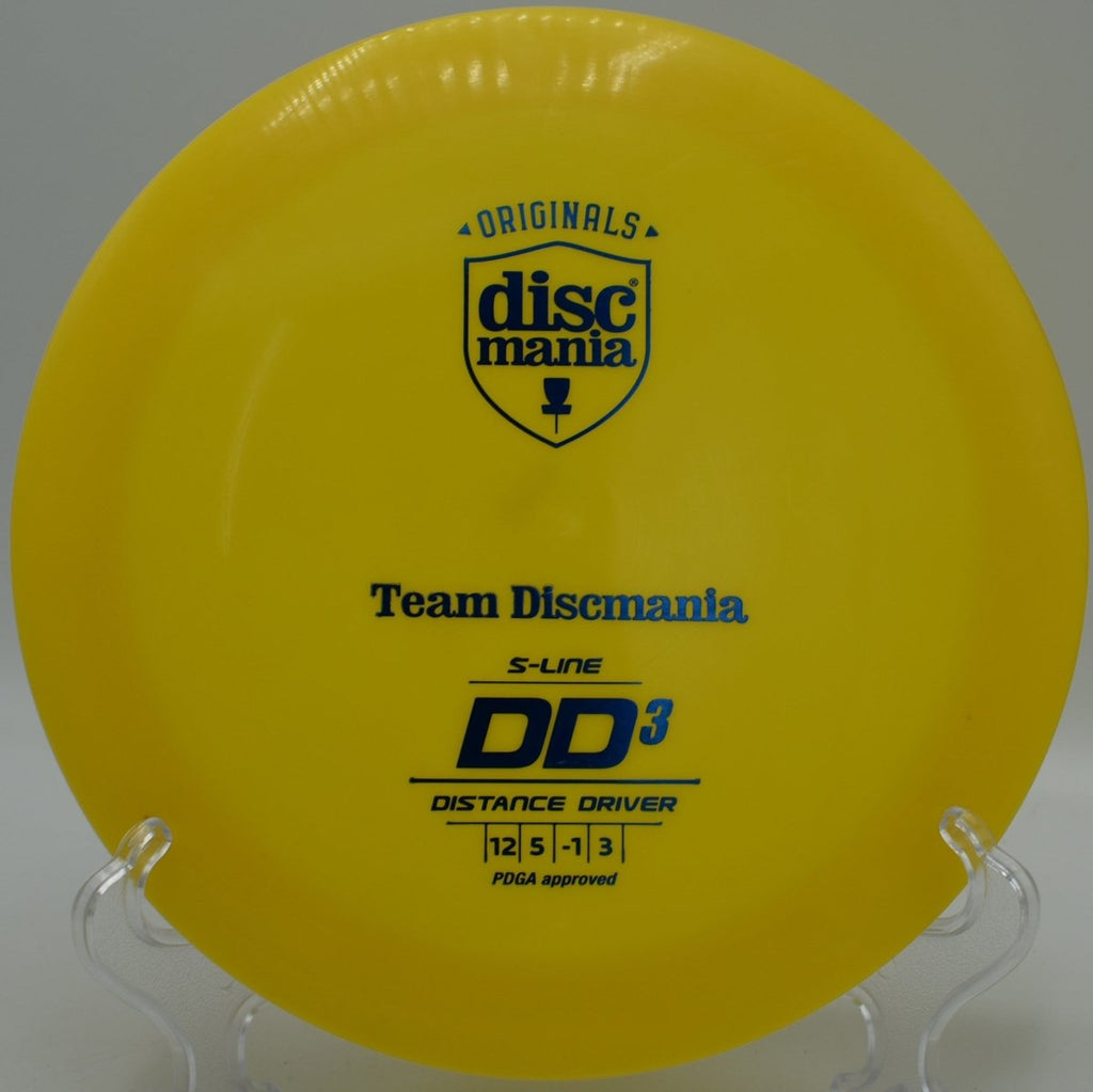 Discmania S-Line DD3 max-distance flex drive with strong forward push at Idlewild Disc Golf Course in Burlington, Kentucky
