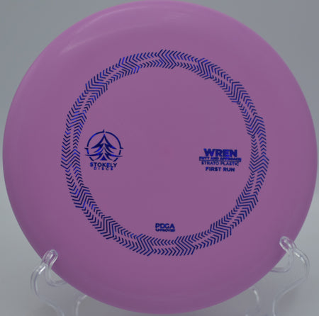 Controlled anhyzer putt with the Strato Wren finishing softly at Hammond Hill Disc Golf Course in Hastings, Michigan.