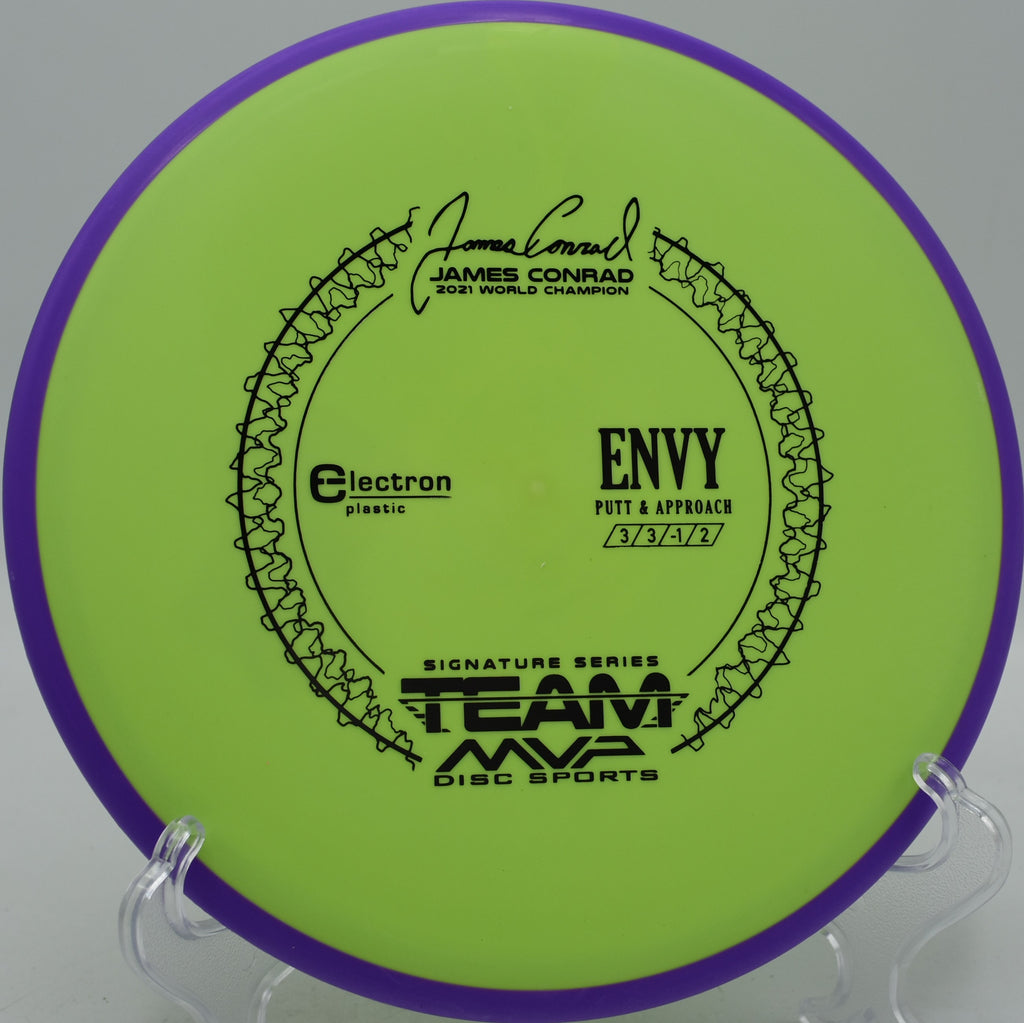 Electron Envy parked on a technical wooded line at Idlewild Disc Golf Course in Burlington, Kentucky.