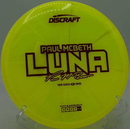 Discraft Luna controlled throw flying toward a water-protected basket at Fountain Hills, Arizona.

