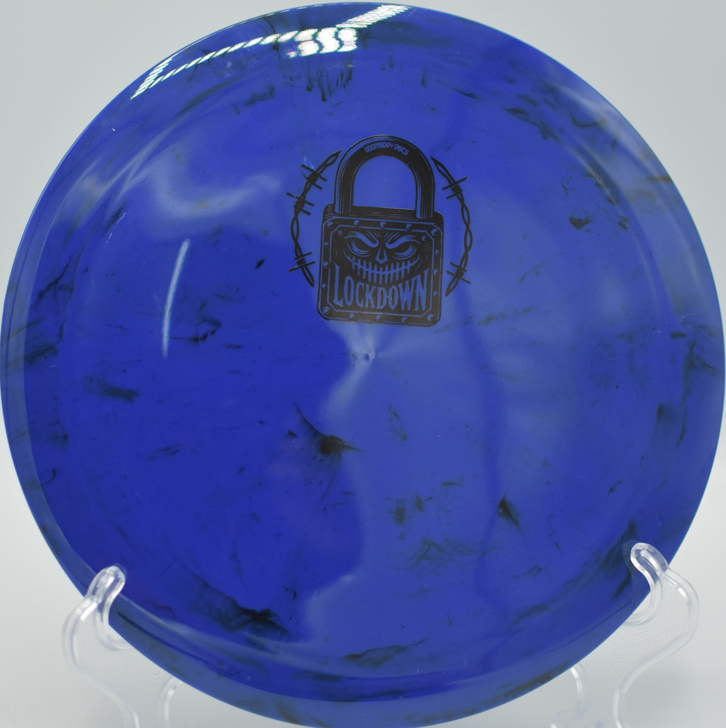 Doomsday Shockwave Lockdown threading a low, torque-heavy shot at Sunset Park DGC in Las Vegas, NV, holding line before collapsing left on command.