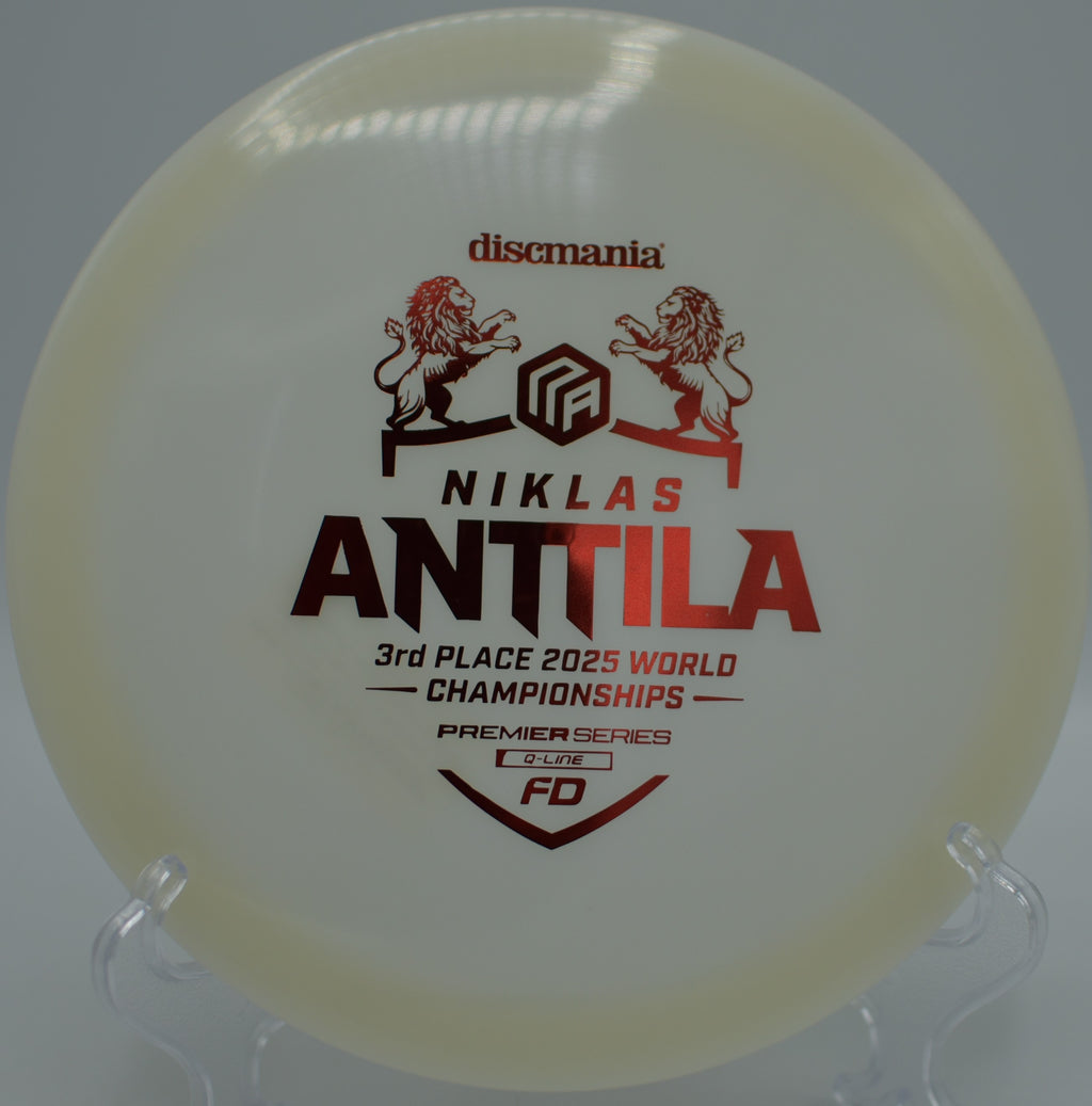 Premier Series FD Q-Line flying straight with late fade at Northwood Black Disc Golf Course in Morton, Illinois.