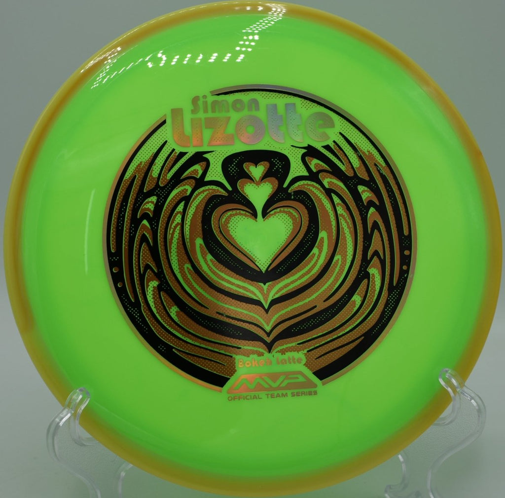 Simon Lizotte Neutron Bokeh penetrating hyzer at Kenwood Heritage Park Disc Golf Course in Lakeville, Minnesota