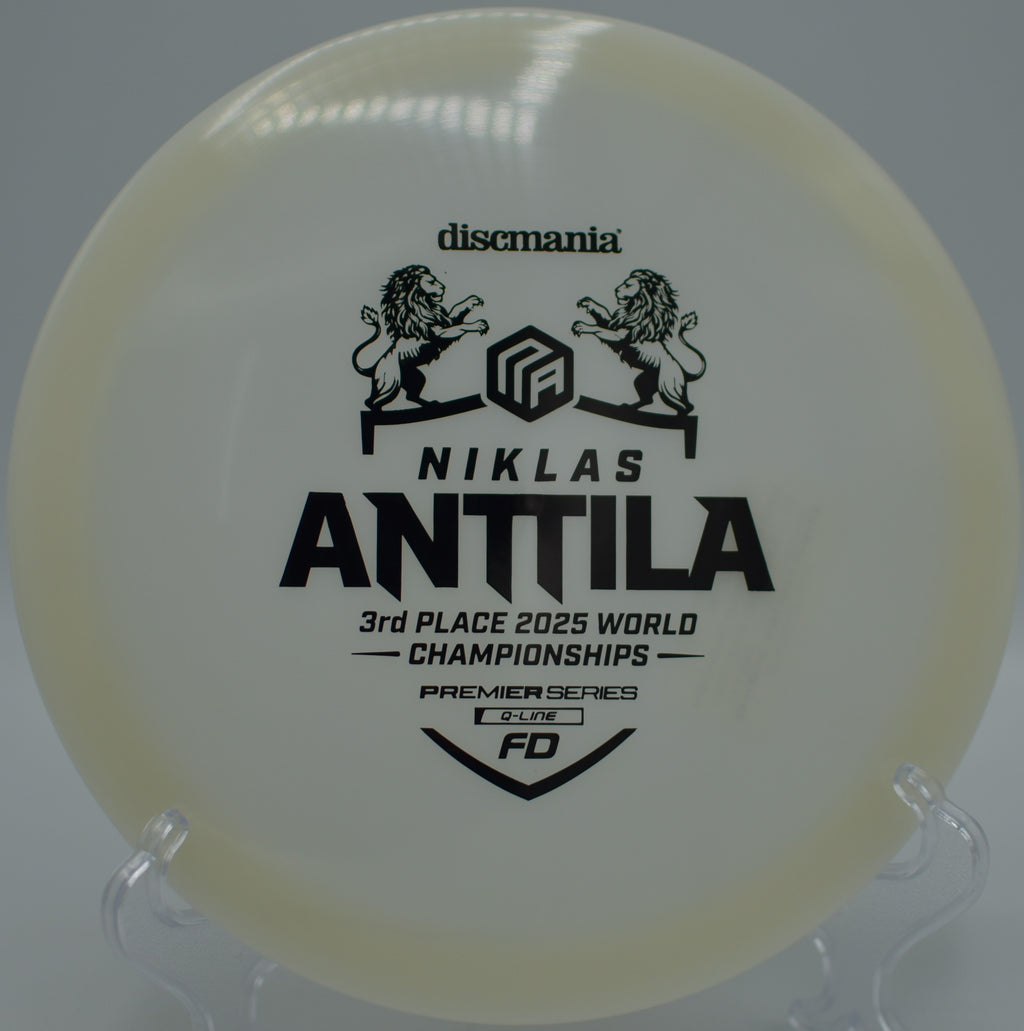 Discmania Premier Series FD Q-Line holding a pure anhyzer line at DeLaveaga Disc Golf Course in Santa Cruz, California.