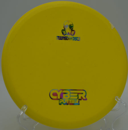 Ration Cyber Putter floating a stable putt at Hawk’s Landing DGC in Milton, FL, holding a clean release before its dependable 2-fade finish.