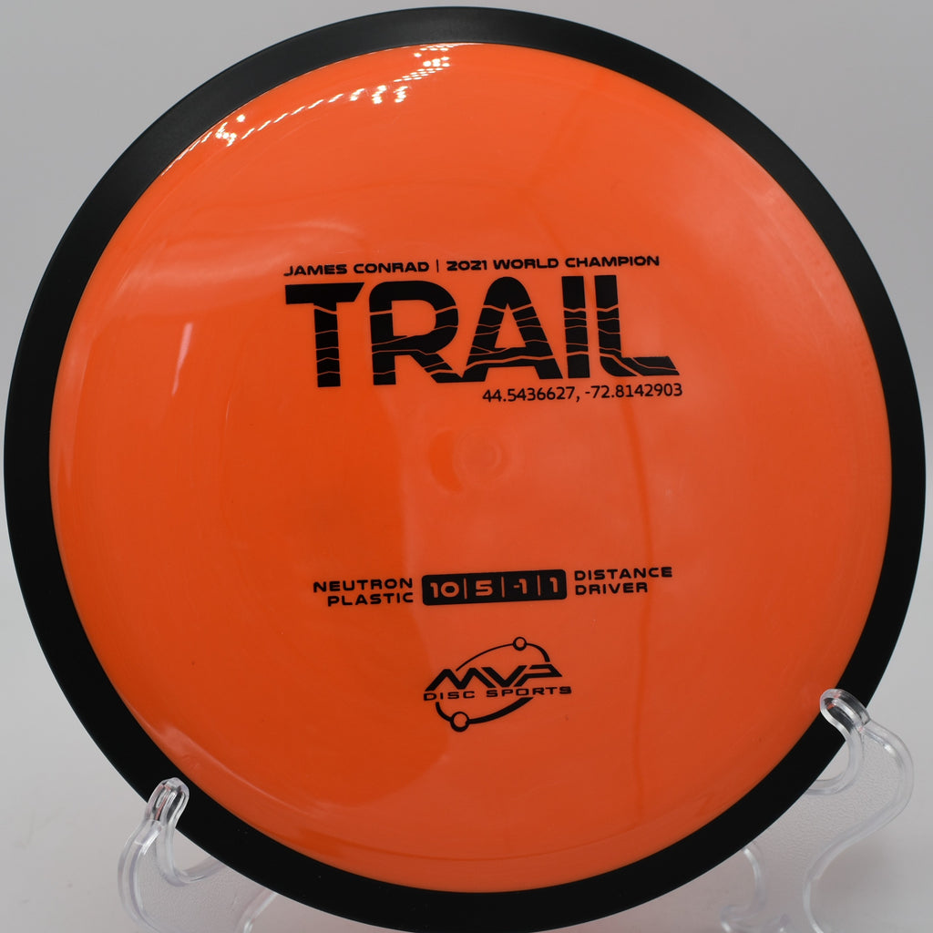 Trail disc sailing through the air at Flat Creek Disc Golf Course in Marble Falls, Texas


