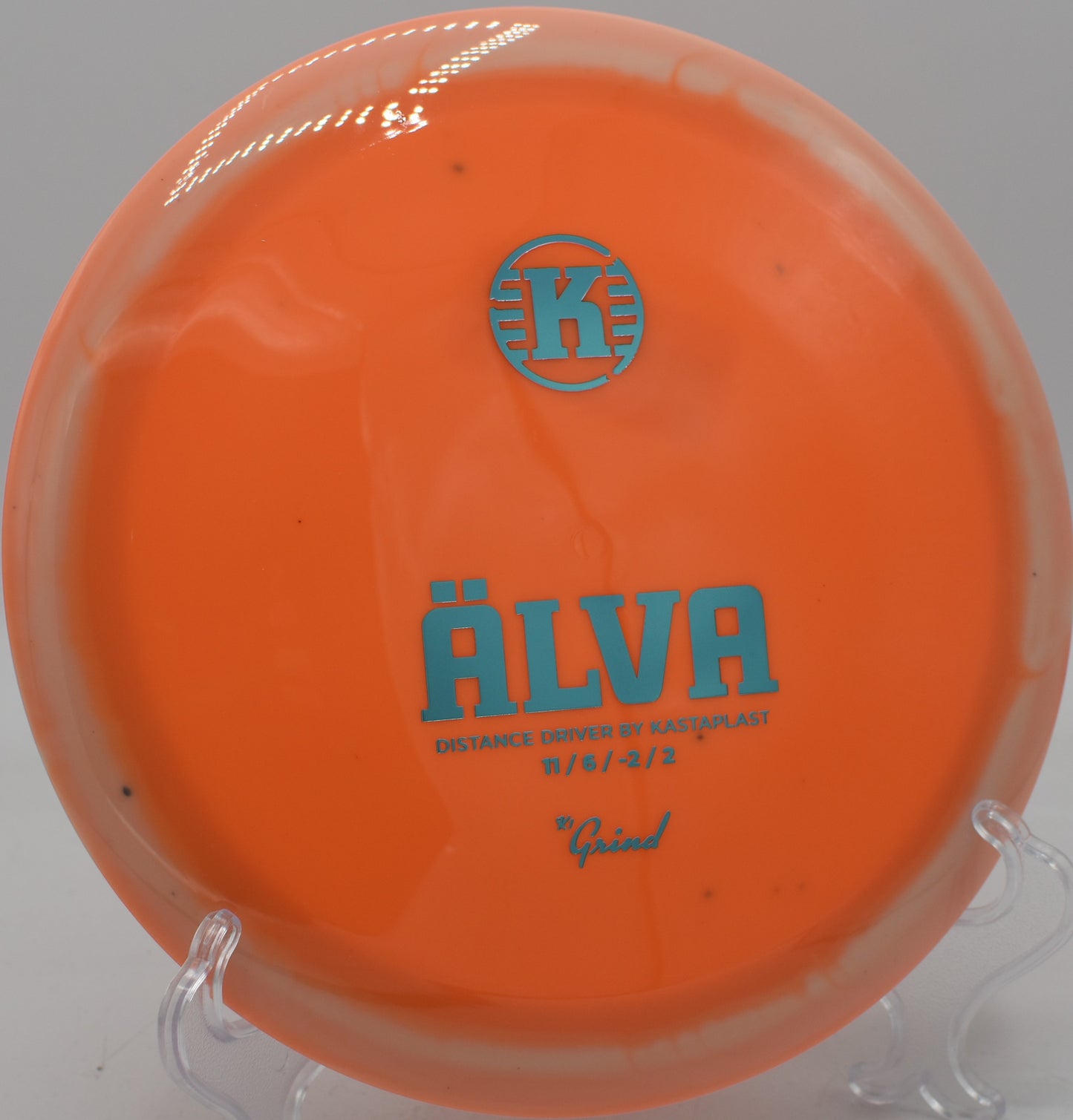 Overstable flex shot with K1 Grind Alva tracking toward the green at Tyler State Park in Newtown, Pennsylvania.

