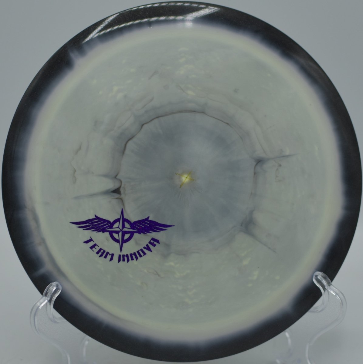 Calvin Run Halo Star Destroyer delivers high-speed stability, strong fade, and premium Halo Star durability for power throws.
