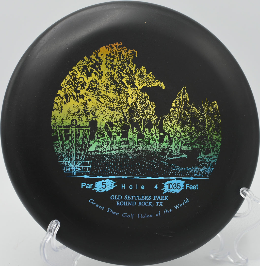 Innova Small Bead Aviar holding a laser-straight line toward the basket at Water Works Park in Kansas City, Missouri.

