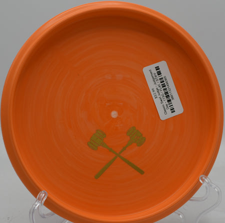 Swirly plastic gleaming, the Classic Swirl Judge arcs a slight anhyzer and fades just in time near the pin at Flyboy Aviation.

