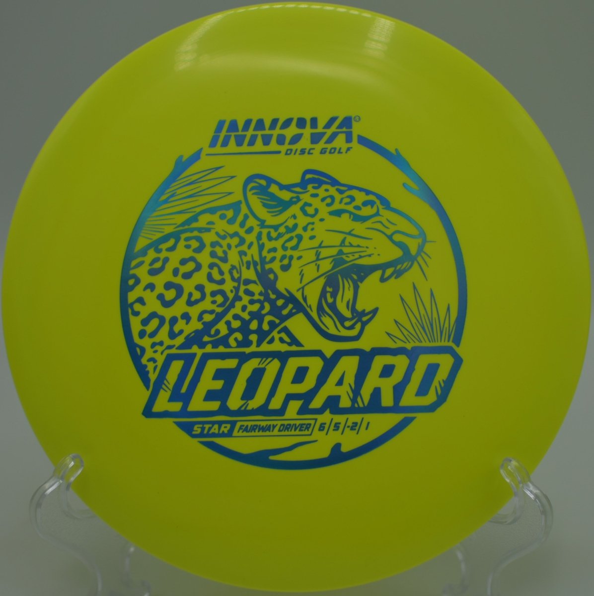 Star Leopard fairway driver flying a flat release line with gentle turn at Searight Park Disc Golf Course in Austin, Texas
