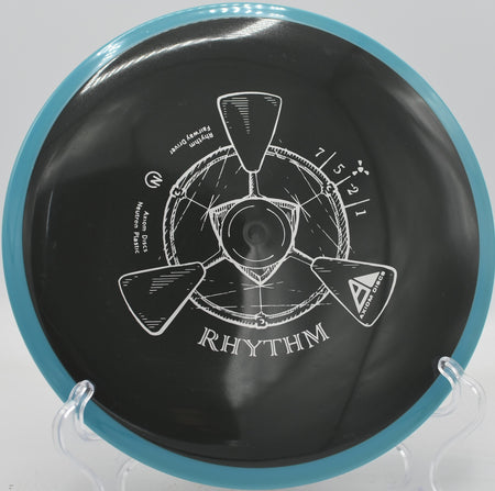 Smooth, stand-up hyzer with Neutron Rhythm carving its line at Blue Ribbon Pines’ signature hole in East Bethel, MN

