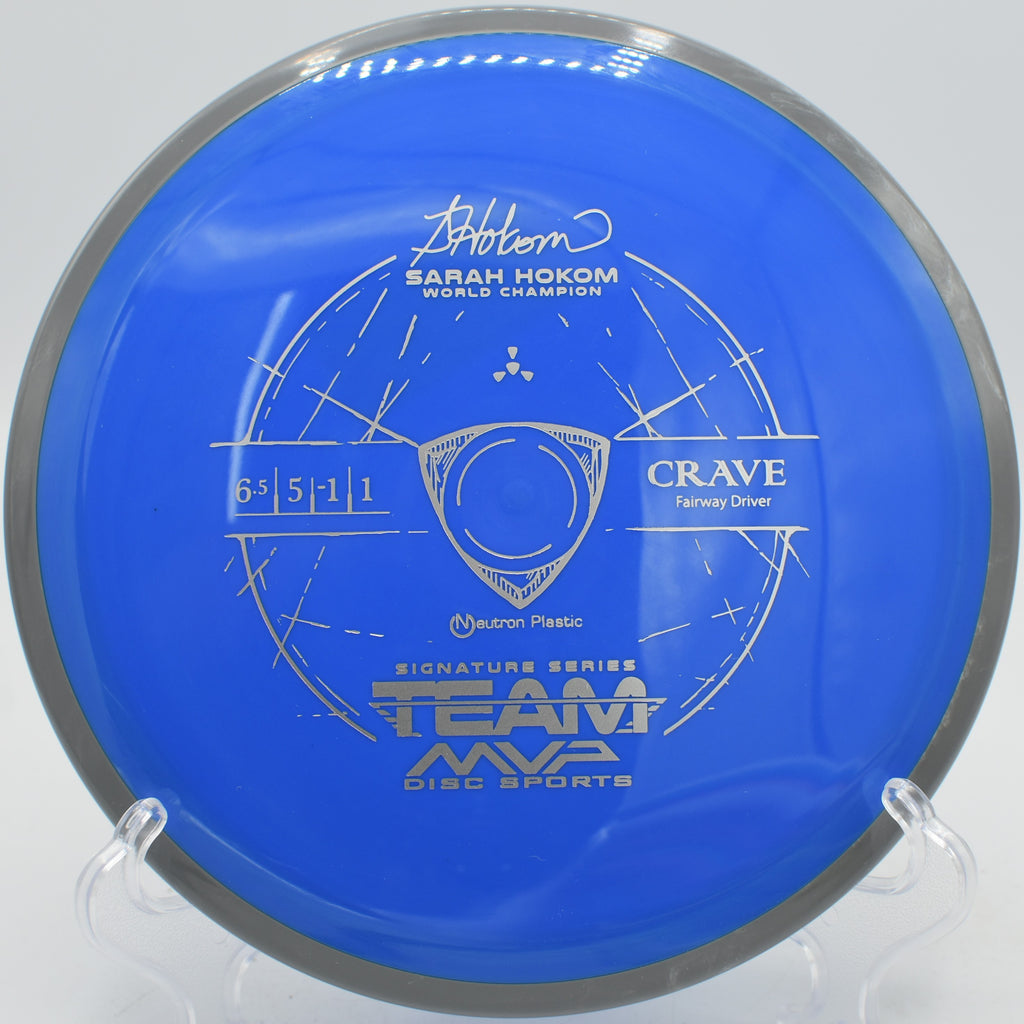 Neutron Crave carving a precise placement shot at Selah Ranch Disc Golf Course in Talco, Texas