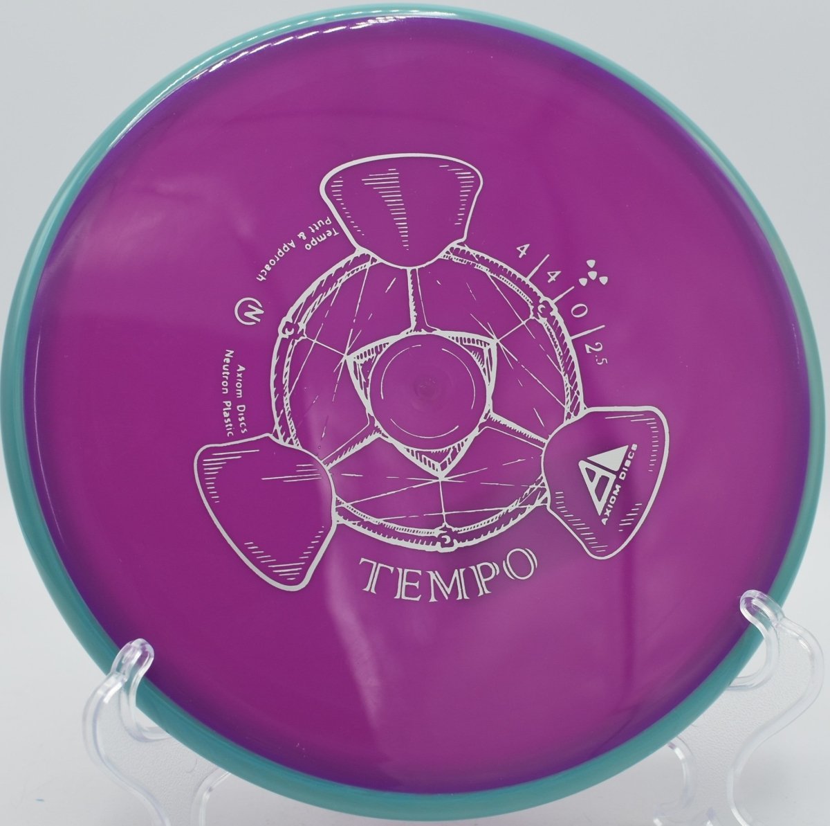 Neutron Tempo powered hyzer at Spearfish Canyon DGC in Spearfish, SD, fading hard on landing