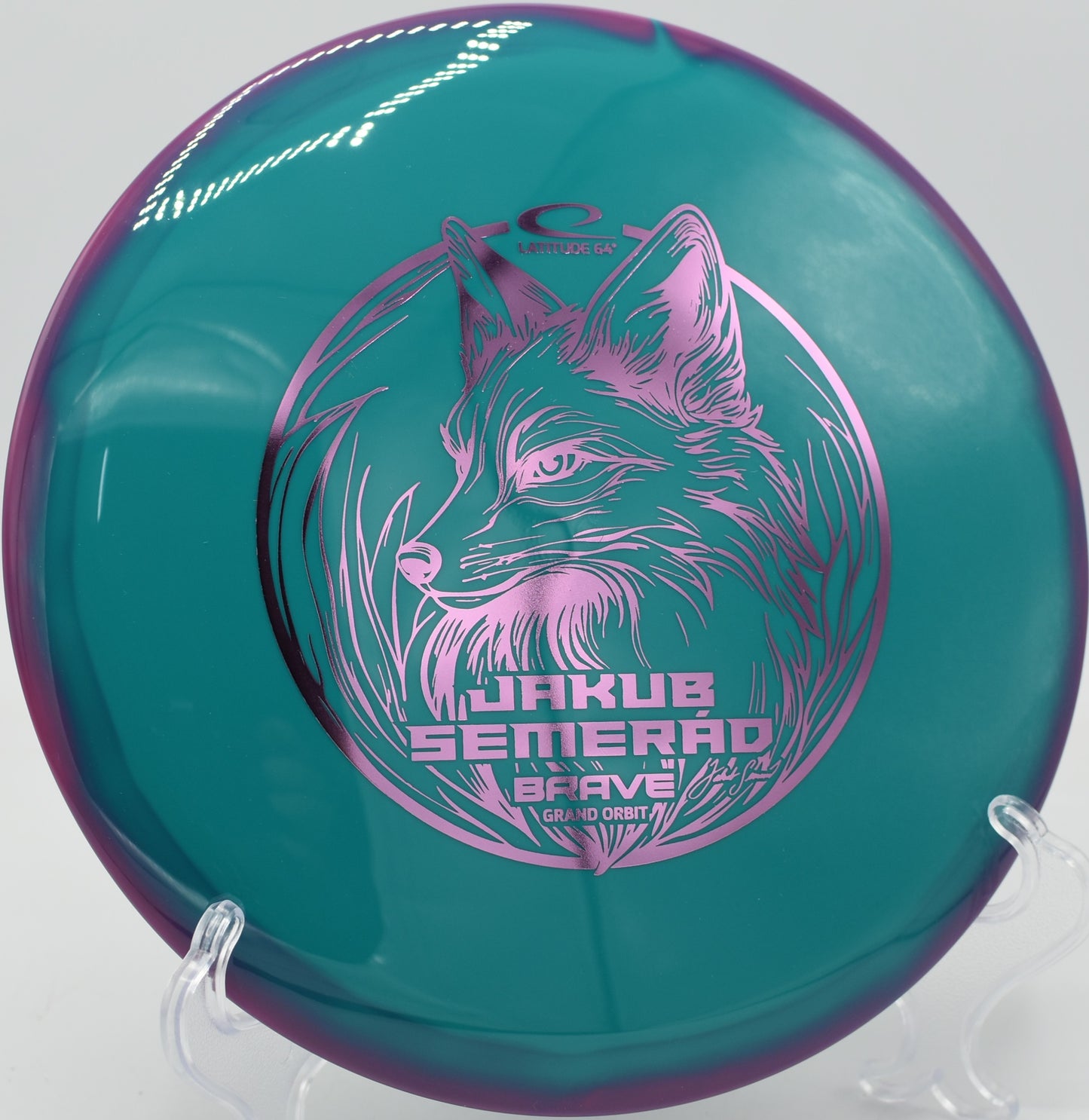 Brave driver holding anhyzer angle at Shelton Springs Disc Golf Course in Shelton, Washington.

