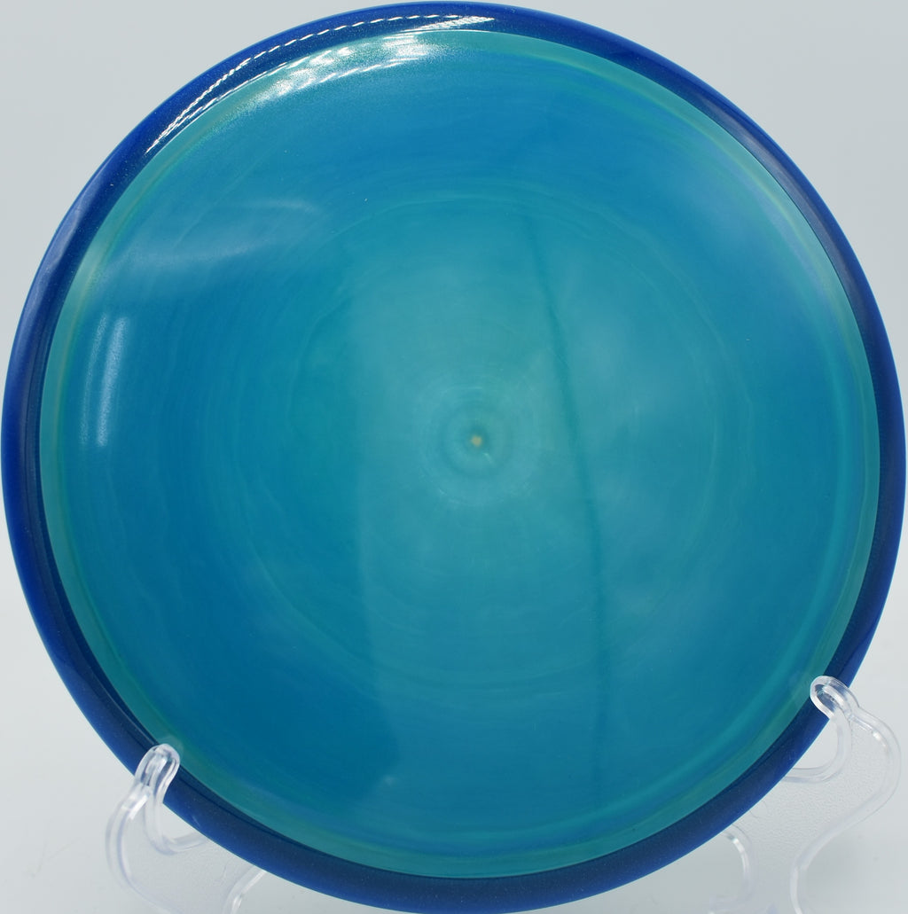 Clean-rim Neutron Trance holding a tight turnover at Moraine State Park in Pennsylvania.

