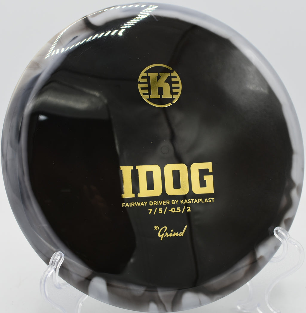 Powerful backhand from the Idög fading reliably at North Cove DGC in Marion, North Carolina.

