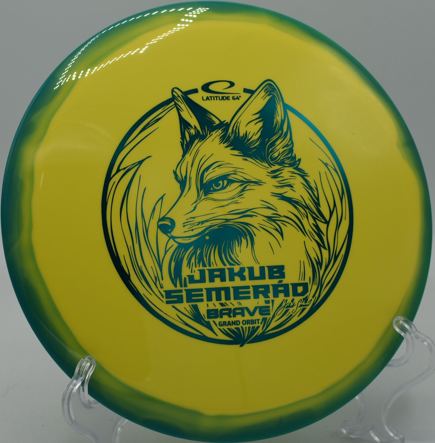 Royal Grand plastic Brave flying past a basket tucked on a ridge at Lake Marshall – Lions in Montross, Virginia.

