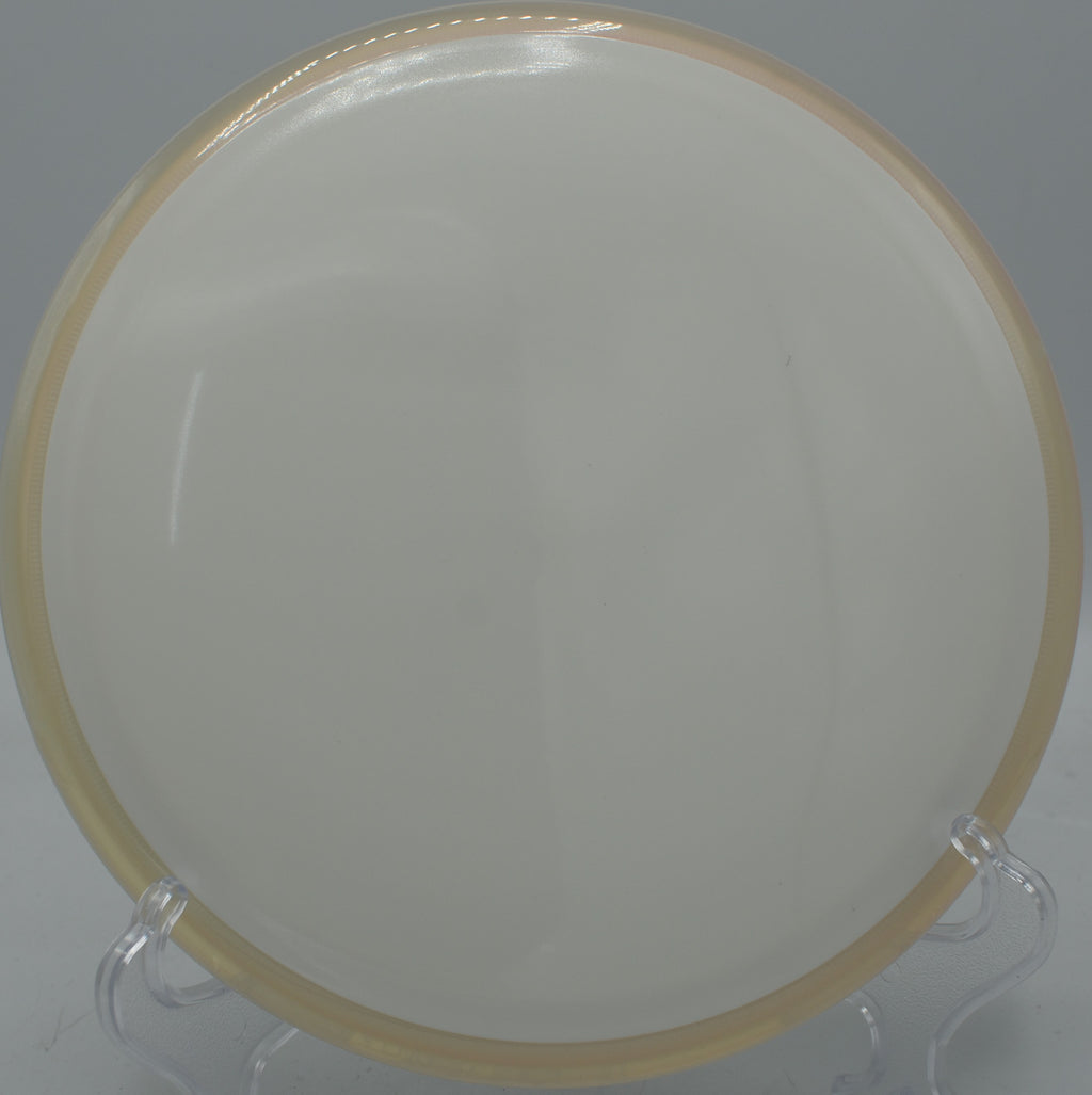 No-logo Trance fading left just before the basket at Rockland Lake in Congers, New York.

