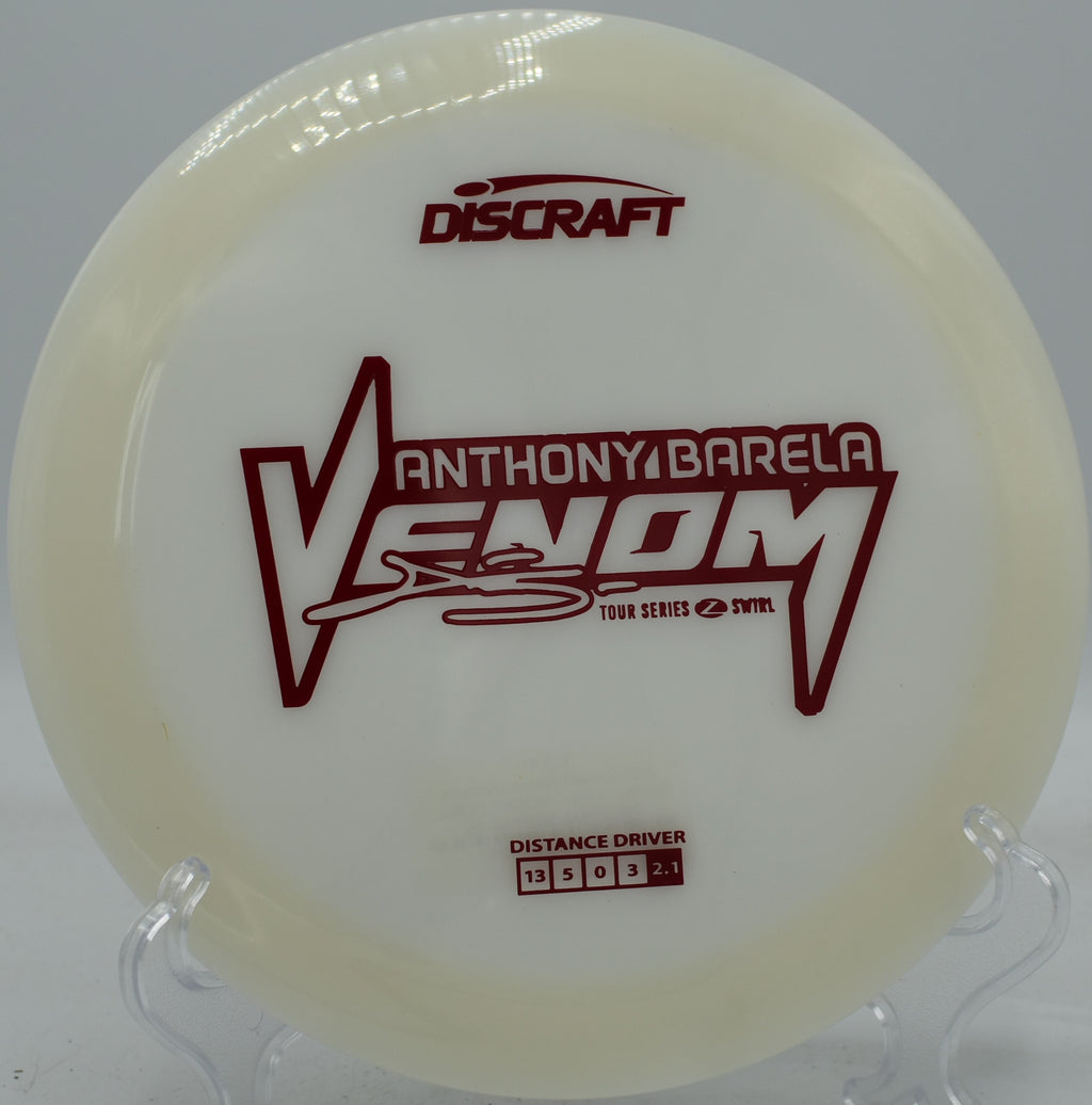 Discraft Z Swirl Venom fired into a headwind, maintaining its line before spiking left at Northwood Black.


