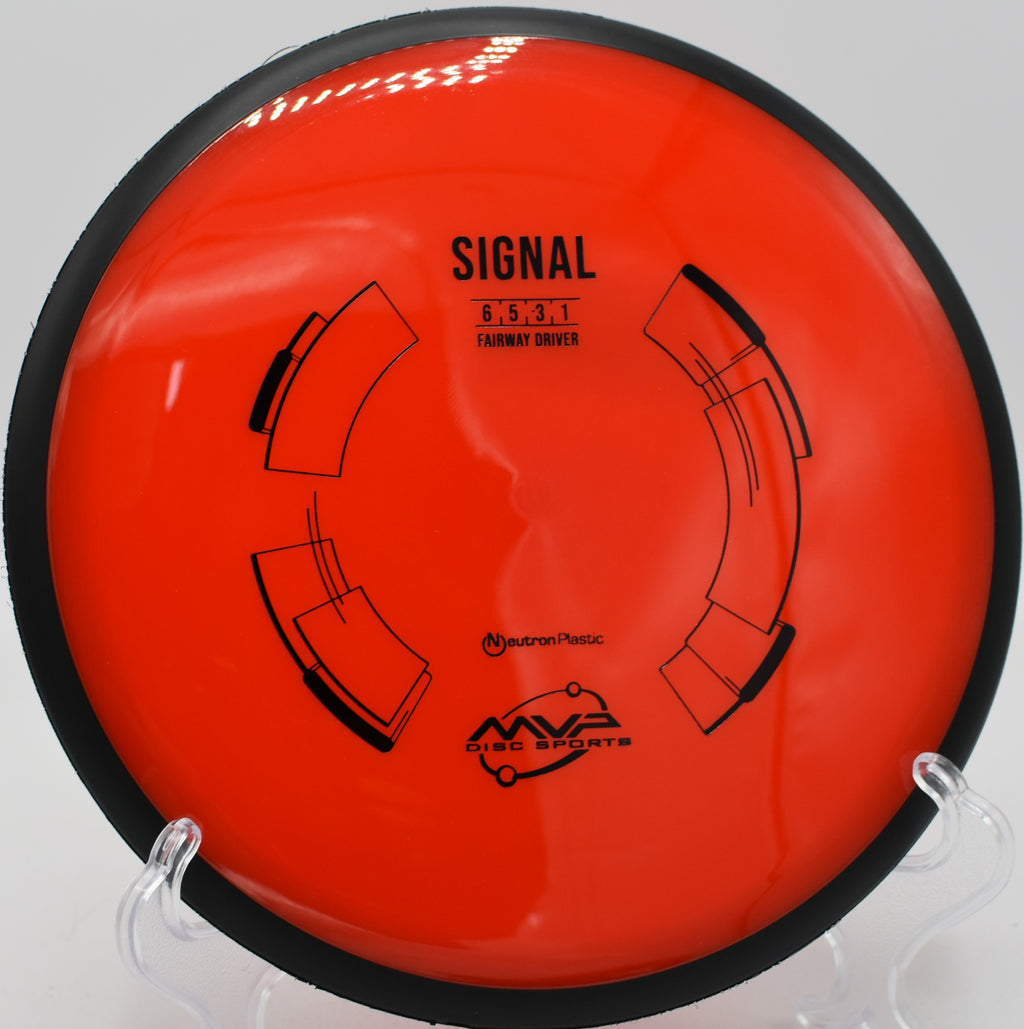 Signal holding a smooth anhyzer without fading back at Sunset Park in Las Vegas, Nevada.

