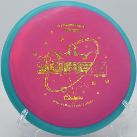 Beaded EMAC Judge settling under the basket at Walnut Ridge Disc Golf Course in Johnston, Iowa

