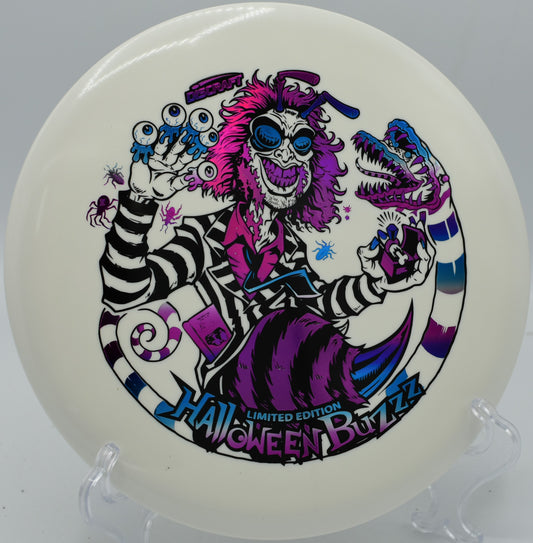 2024 TRIPLE FOIL BEETLEJUICE HALLOWEEN GLO BUZZZ