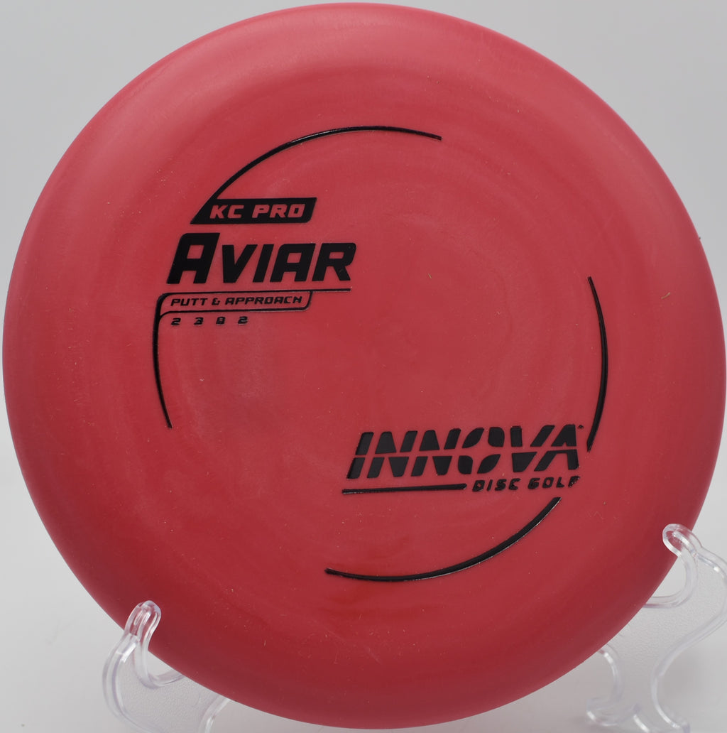 KC Pro Aviar disc golf putter driving off the tee at Idlewild Disc Golf Course in Burlington, Kentucky