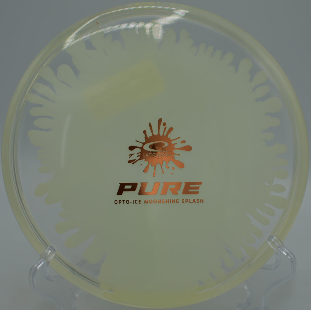 Latitude 64 Pure straight beadless putter sinking chain hit at Maple Hill Disc Golf Course, MA