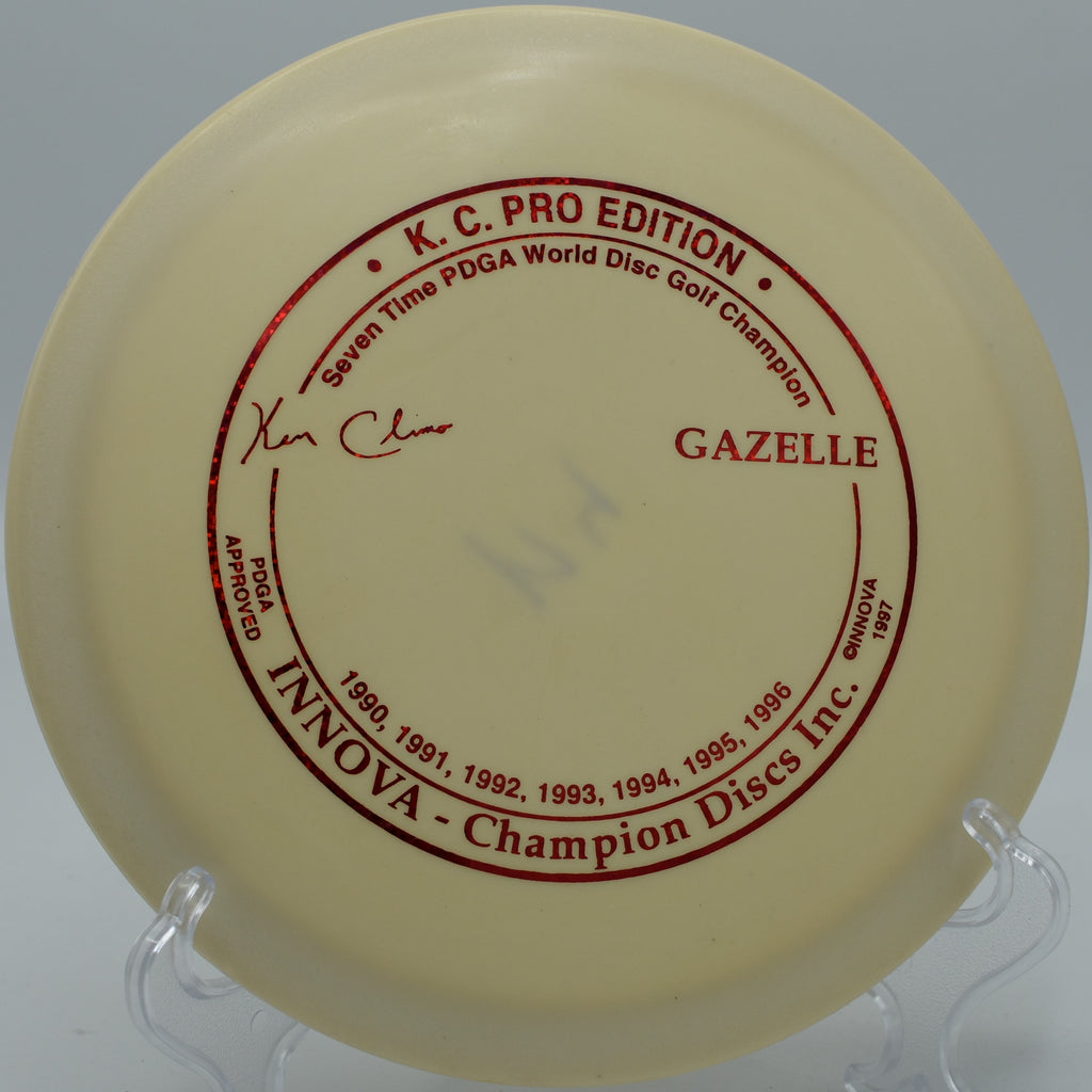 KC Pro Gazelle handling a headwind approach on Hole 10 at Trophy Club Disc Golf Course, Trophy Club, Texas.