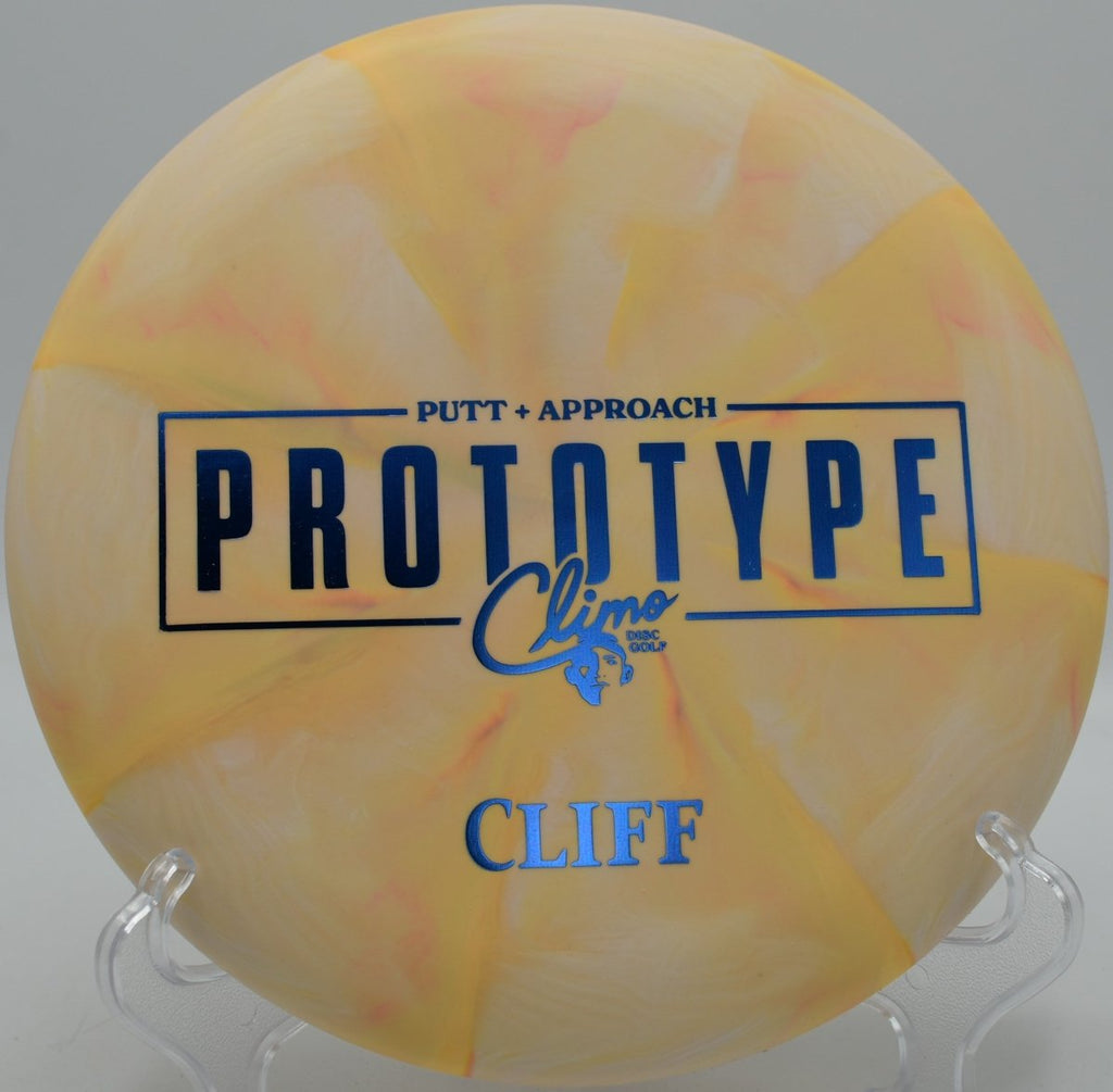 Climo Discs Cliff putter on straight putt at Fountain Hills Disc Golf Course in Fountain Hills, Arizona desert layout