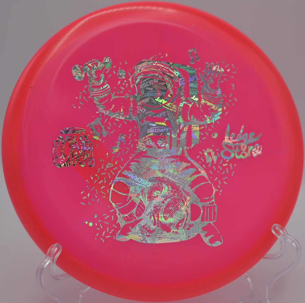 Super FLX Luna soft grip putt finishing dead center chains at Hornets Nest Disc Golf Course, Charlotte NC