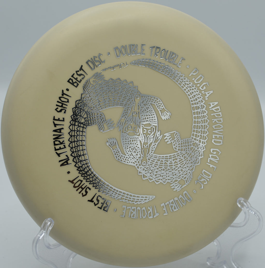 Microbead Aviar putter spinning smoothly on approach shots at Maple Hill Disc Golf Course, Massachusetts.