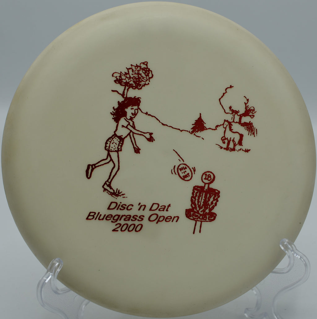 Innova Microbead Aviar landing close to the basket at Idlewild Disc Golf Course, Kentucky.