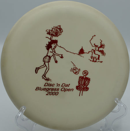 Innova Microbead Aviar landing close to the basket at Idlewild Disc Golf Course, Kentucky.