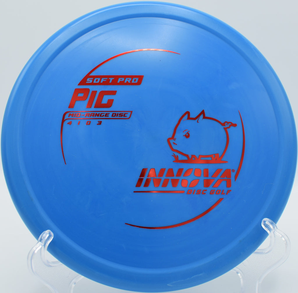 Soft Pro Pig resting softly near the circle with minimal ground play at Harmon Hills in Fall Branch, Tennessee

