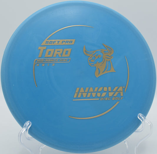 Close-up of Soft Pro Toro’s grippy texture and beaded rim resting on tee pad at Brandywine Creek DGC in Delaware


