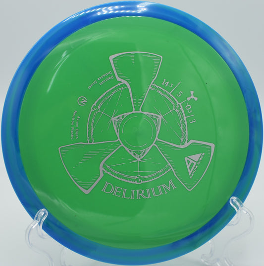 A player using a Neutron Delirium for a sky-high hyzer at Branson Cedars Disc Golf Course in Ridgedale, Missouri.