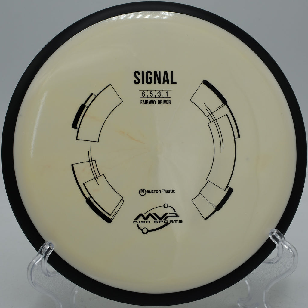 Climo Signal disc in premium plastic turning gently on a flat release at Eagles Crossing DGC in Hawk Point, MO