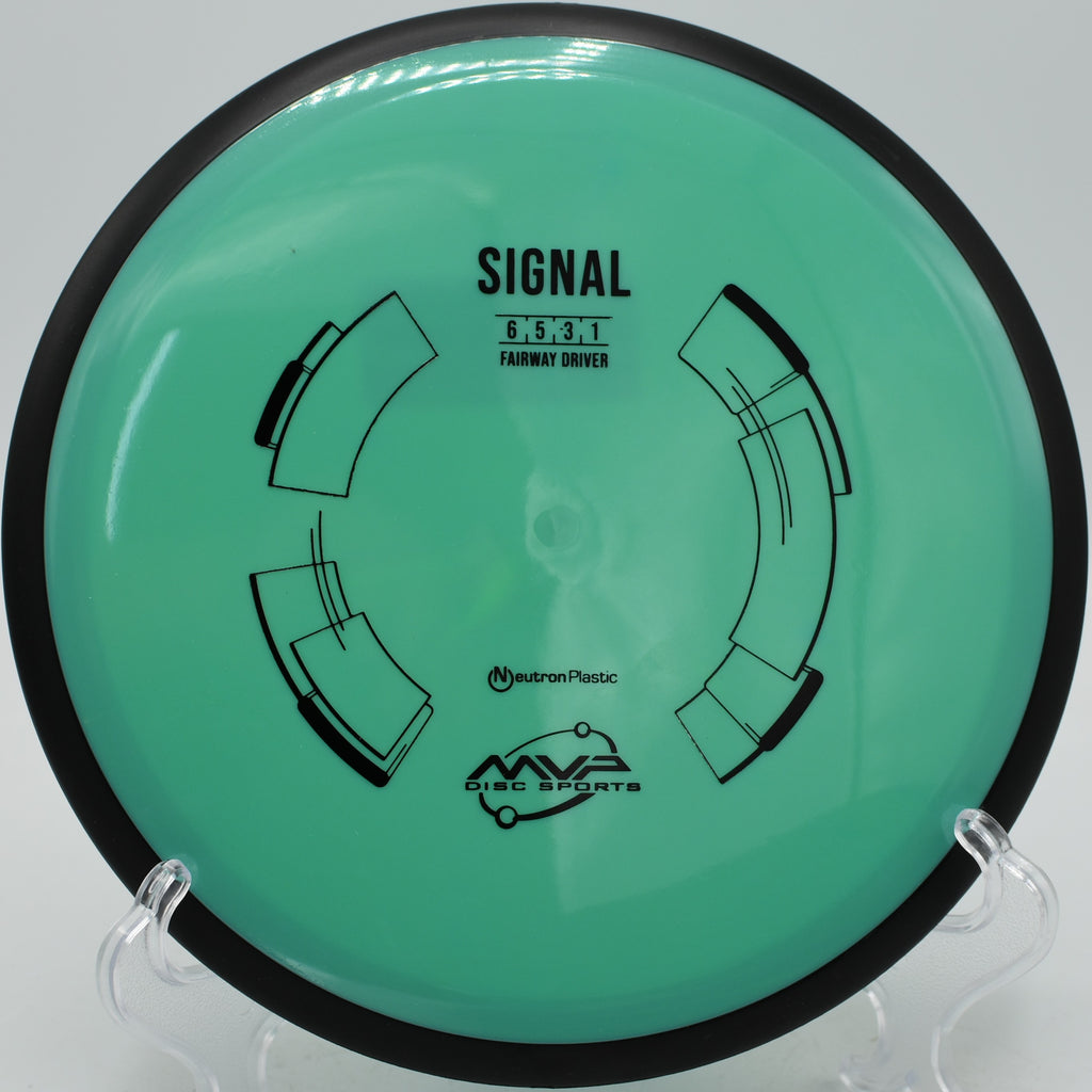 Climo Discs Signal in Signature Line plastic parked under the basket at Flip City DGC in Shelby, MI