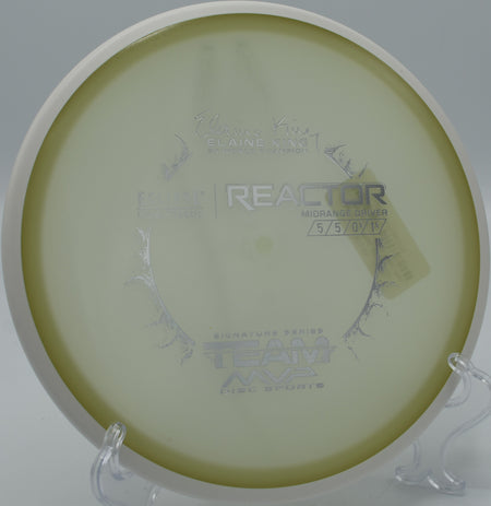 Neutron Reactor carving a smooth hyzer line at Trophy Lakes Disc Golf Course in Johns Island, South Carolina