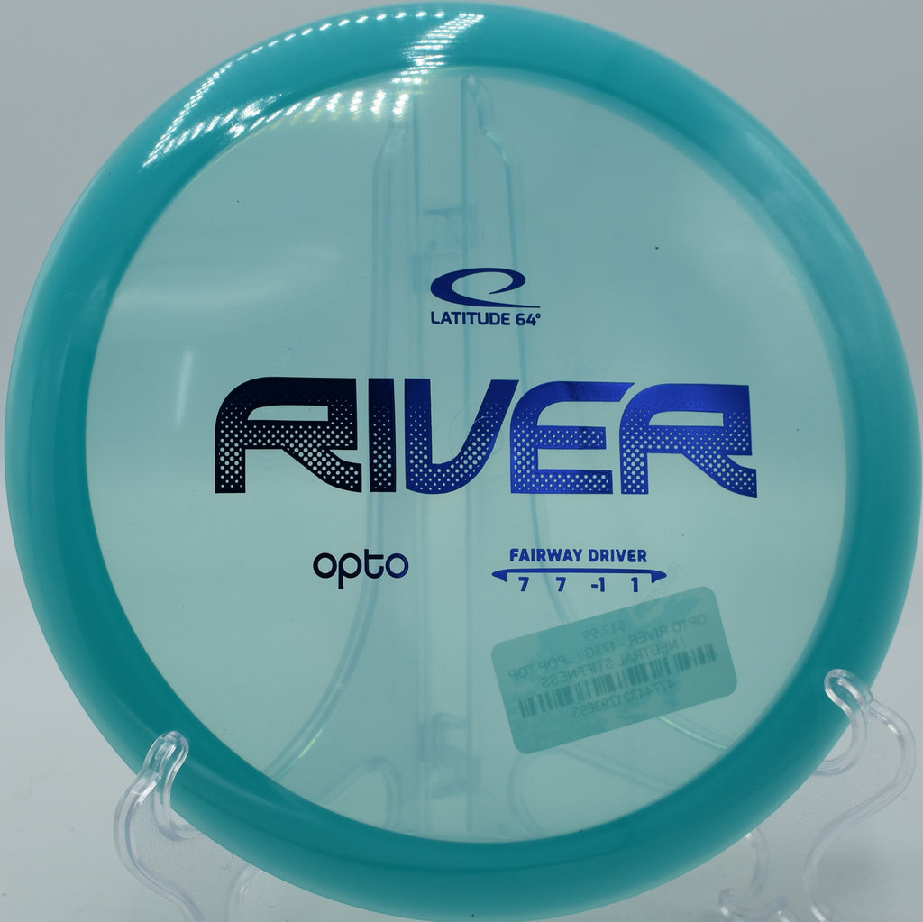 Player lining up a straight Opto River shot at Packanack Lake DGC in New Jersey.

