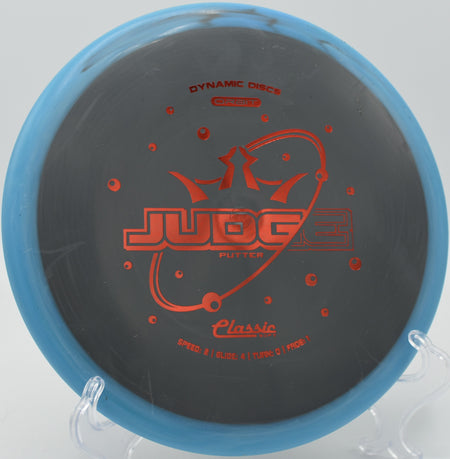 Short flick approach with a Classic Soft Orbit Judge at Sloterpark Disc Golf Course in Amsterdam, New York

