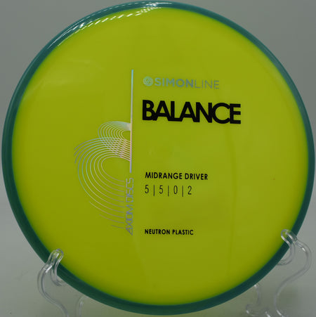 Player using the Balance for a midrange hyzer at Swope Park in Kansas City, Missouri.

