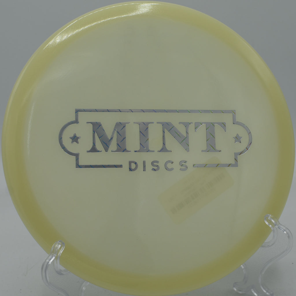 Soft glow of the Nocturnal Flex Mustang released on a backhand line at Northwood Black in Morton, Illinois

