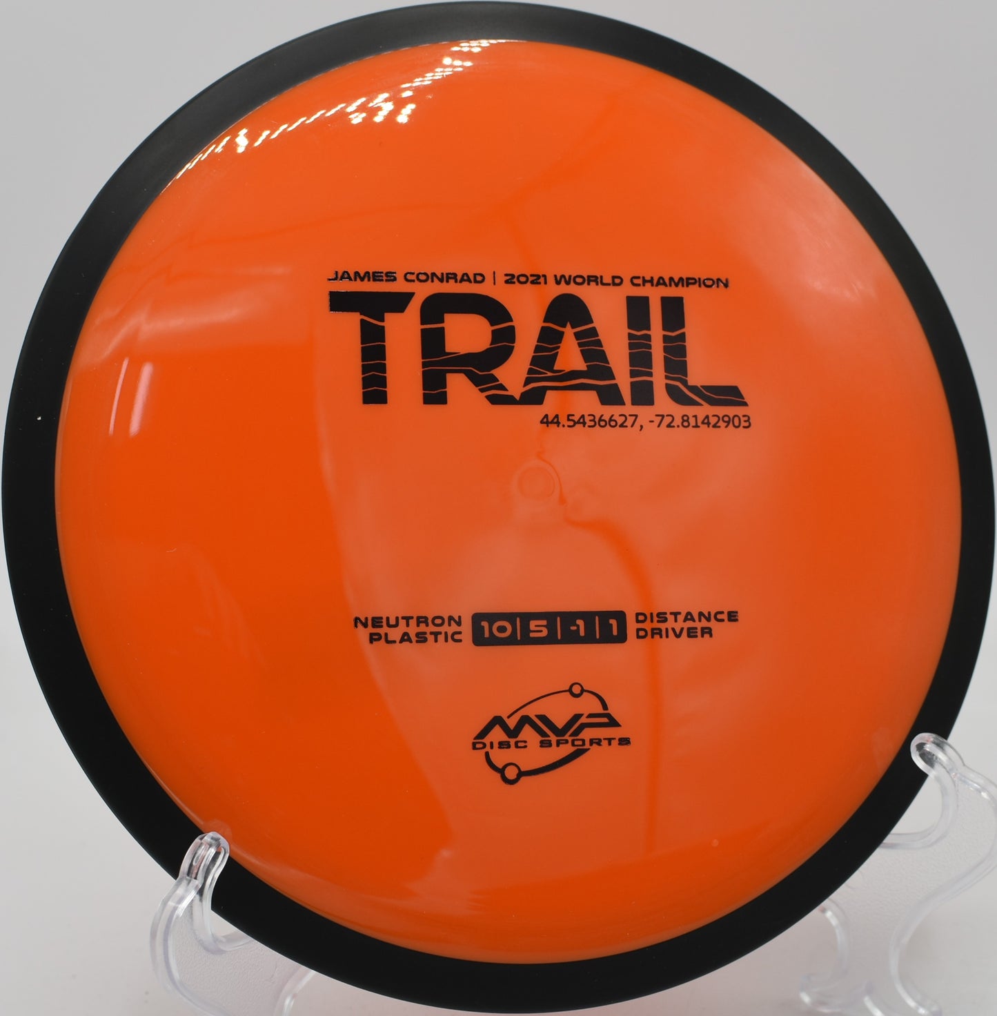 Trail holding its line on a gentle anhyzer at Jonesboro Disc Golf Course in Arkansas

